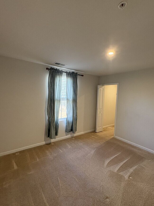 Building Photo - Stunning & Spacious Middle River 4bd/2.5ba Home with W/D, AC, Garage and more! Available now