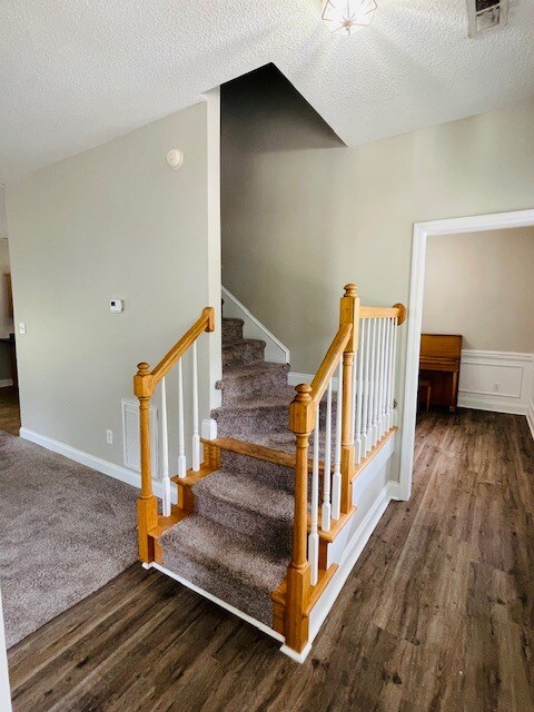 Building Photo - 144 Secretariat Dr