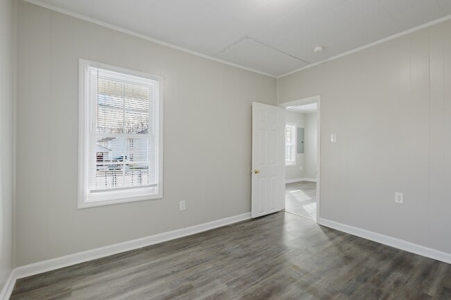 Building Photo - 245 Evansdale Ave