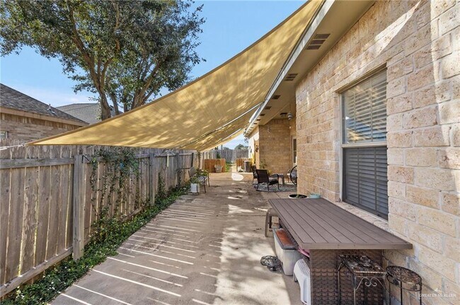 Building Photo - 3362 Midlands Cir