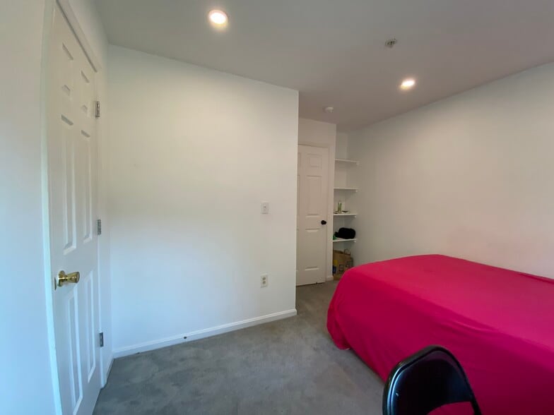 Unit # 2 - 1327 Belmont St NW