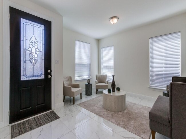 Building Photo - 337 Gleneagles Dr