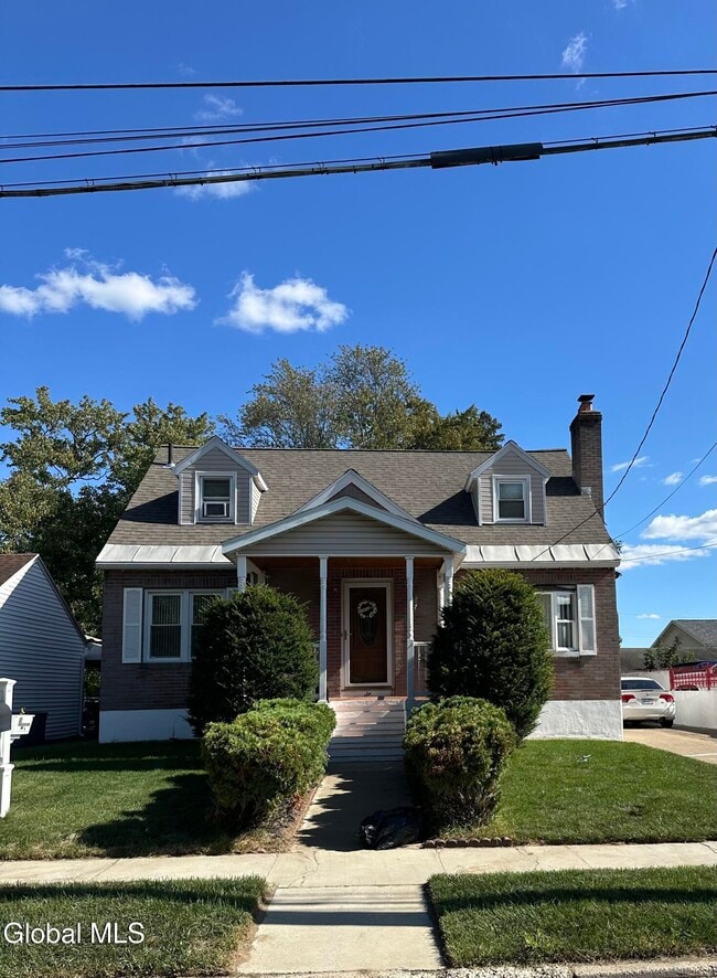 Primary Photo - 6 Elliott Ave
