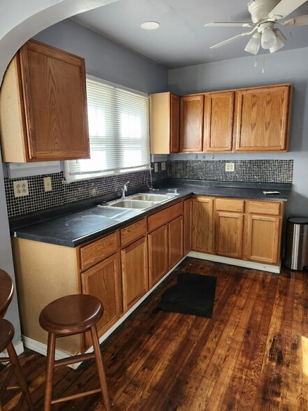 Kitchen - 4127 Boulevard Pl