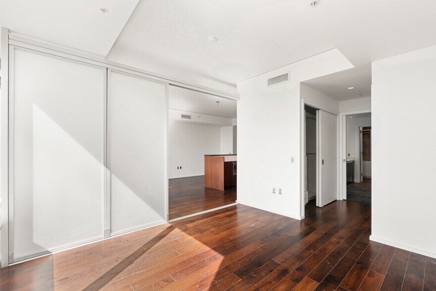 Building Photo - 1155 S Grand Ave