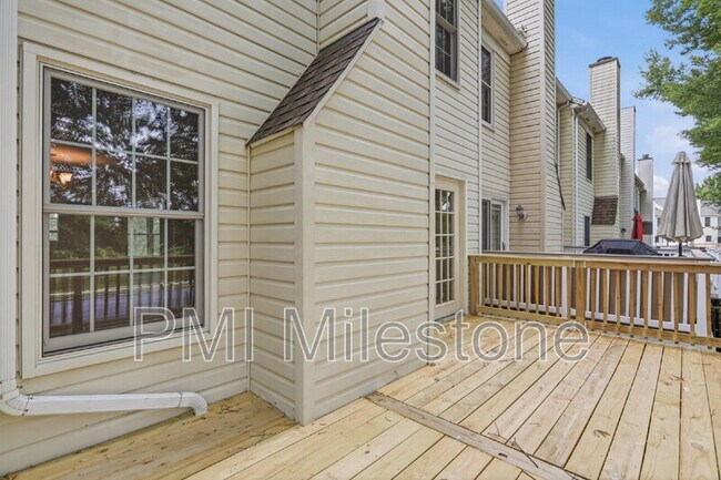 Building Photo - 6581 Ewald Ct