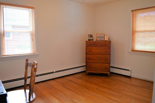 Building Photo - Beautiful 2 bed Rancher for Rent. Palmyra