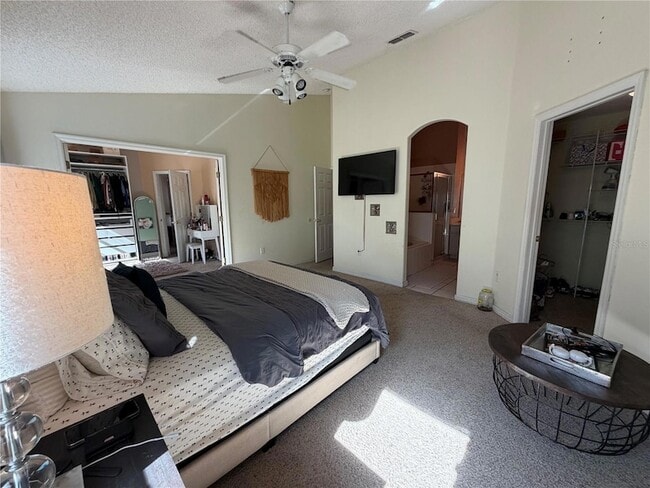 Building Photo - 723 Lady Diana Dr