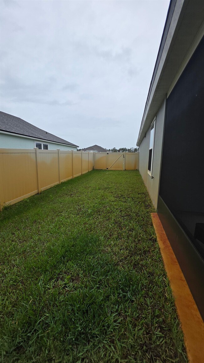 Building Photo - 248 Zancara St