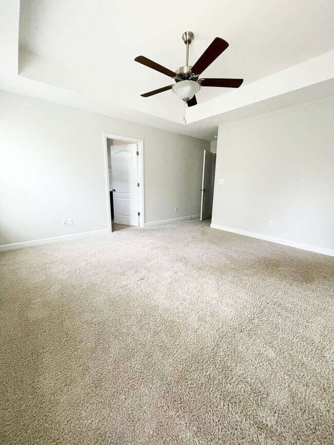 Building Photo - 351 Springhaven Dr