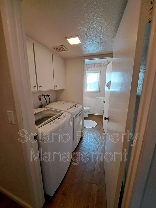 Building Photo - 110 Wayne Ct