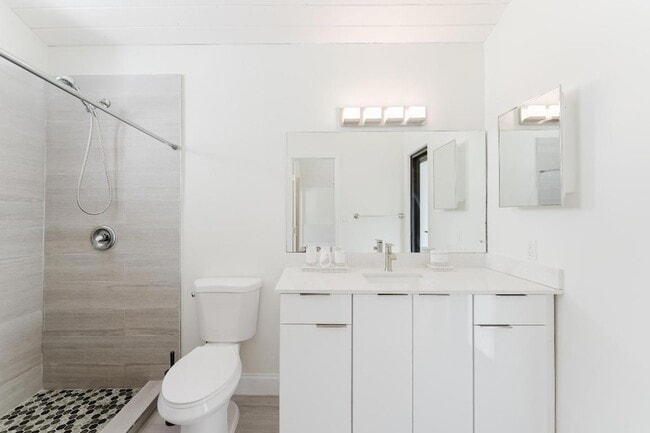 Building Photo - 665 Jeffery St