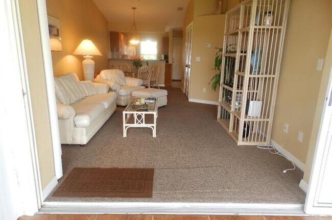 Building Photo - 1175 Mainsail Dr