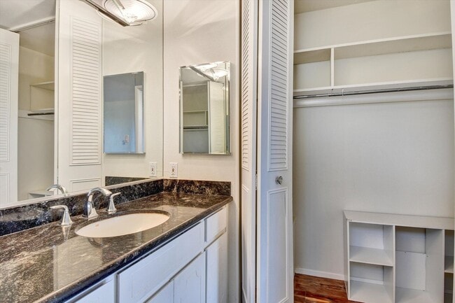 Building Photo - Spacious & Stylish Home in Pacifica’s Desirable Fairmont Neighborhood