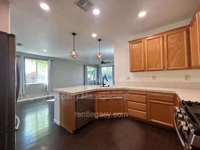 Building Photo - 300 Dedham Ct