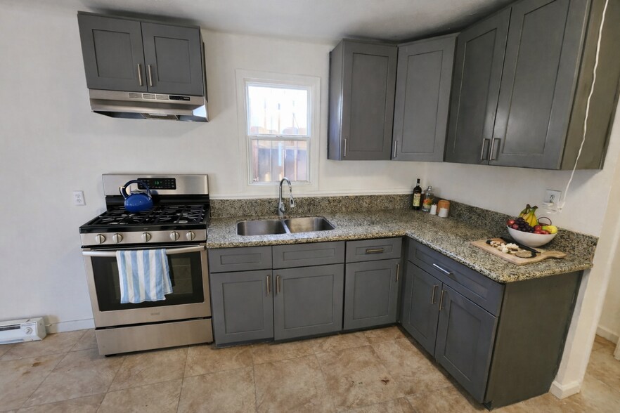 Building Photo - 2118 Elmyra Ave