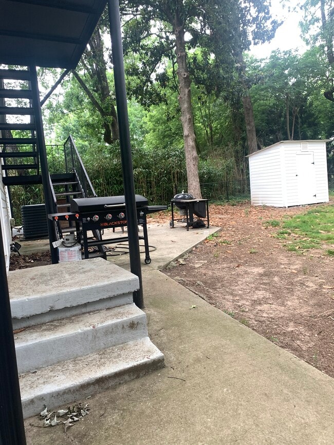 Building Photo - 2328 Johnson Ferry Rd NE