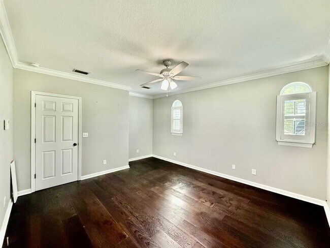 Building Photo - 505 S Tampania Ave