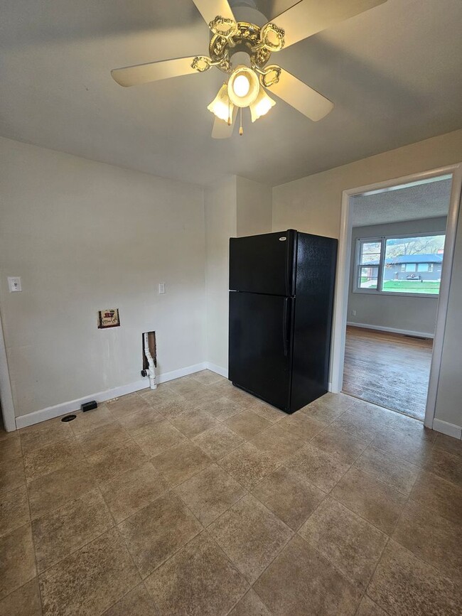Building Photo - 4 BED | 2 BATH | SINGLE-FAMILY HOME | NORT...