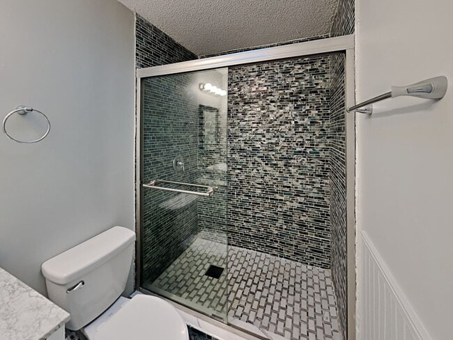 Building Photo - Coming Soon! 3 BR/2BA | Newly Renovated Single Family Home | 2-Car Garage Parking | In Jacksonville!
