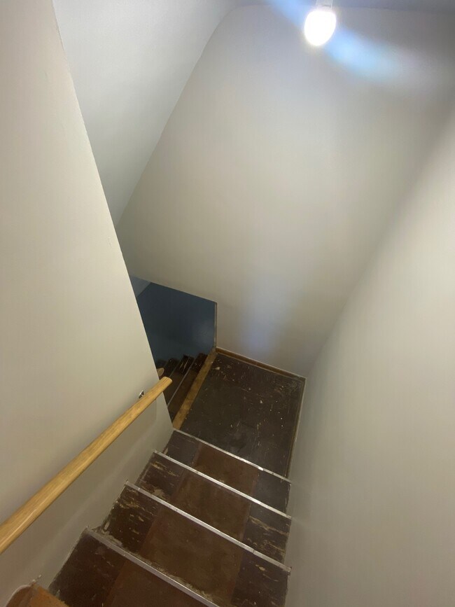 Building Photo - 3515 Eakin Rd