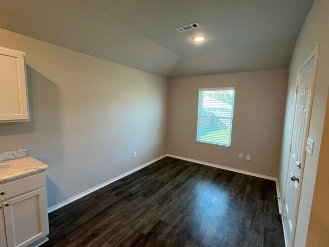 Building Photo - 103 JO Pk Ln