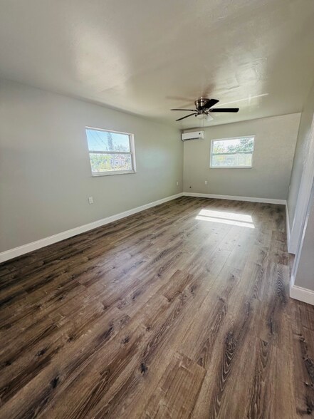 Building Photo - 1128 Neptune Dr