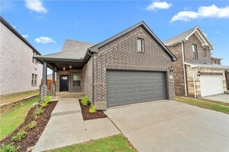 Building Photo - 603 Hemingway Ln