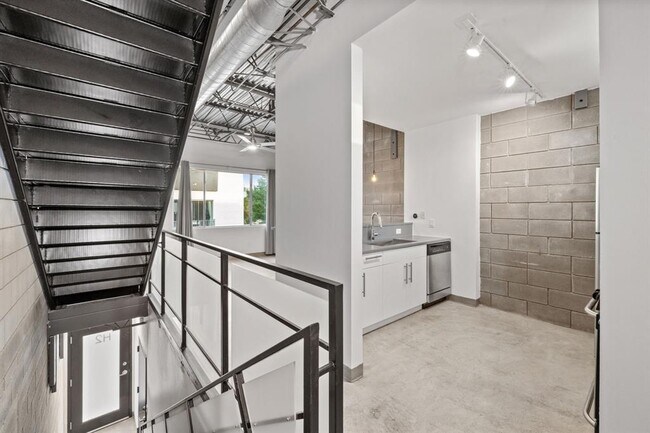 Building Photo - 4801 S Congress Ave