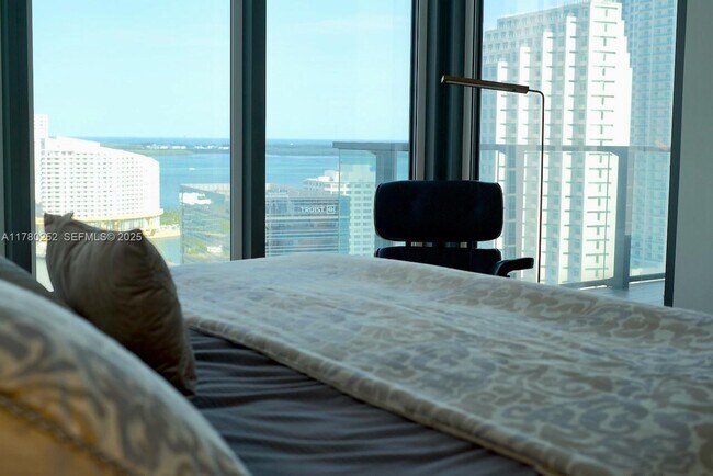 Building Photo - 68 SE 6th St