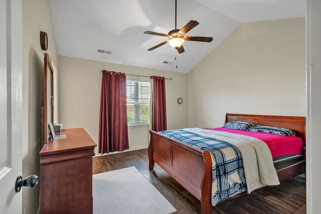 Building Photo - 308 Channel Run Ln