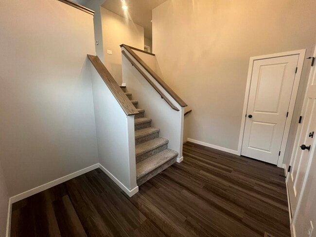 Building Photo - 1311 Marlys Dr W