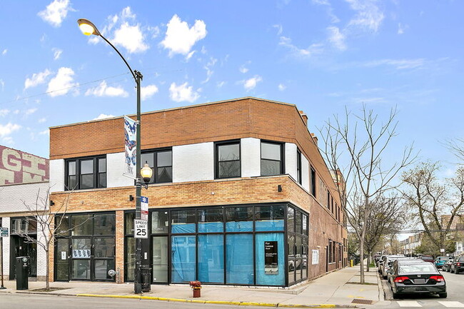 Building Photo - 2901 N Milwaukee Ave