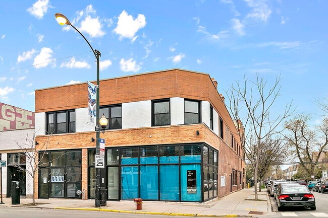 Building Photo - 2910 N Allen Ave