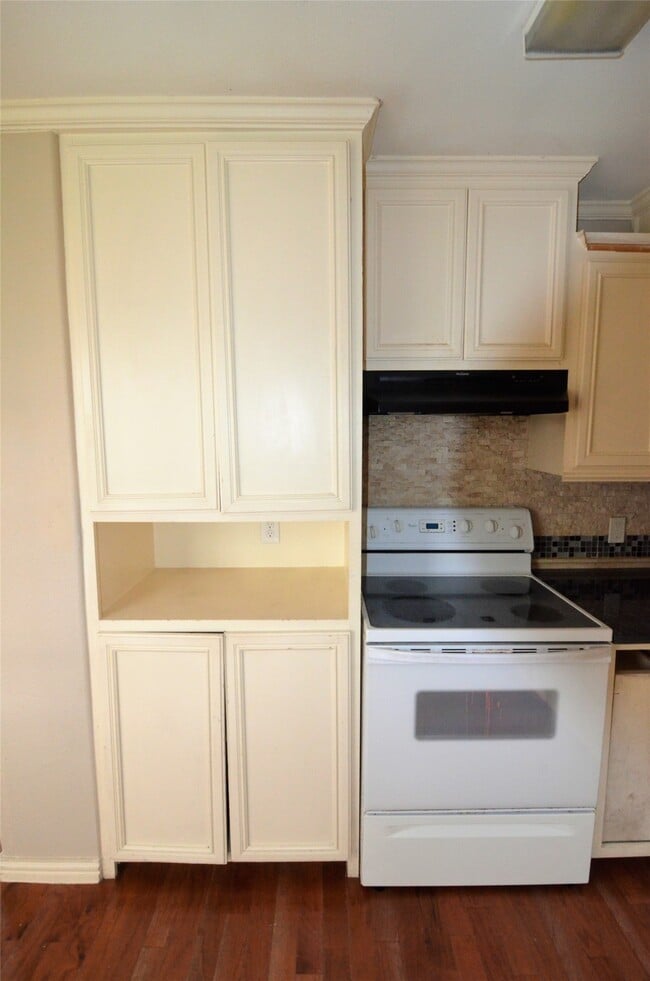 Building Photo - 7326 Eagle Pass St