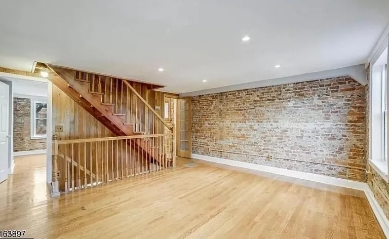 2nd FL: Office/Sitting Rm - 223 Jackson St