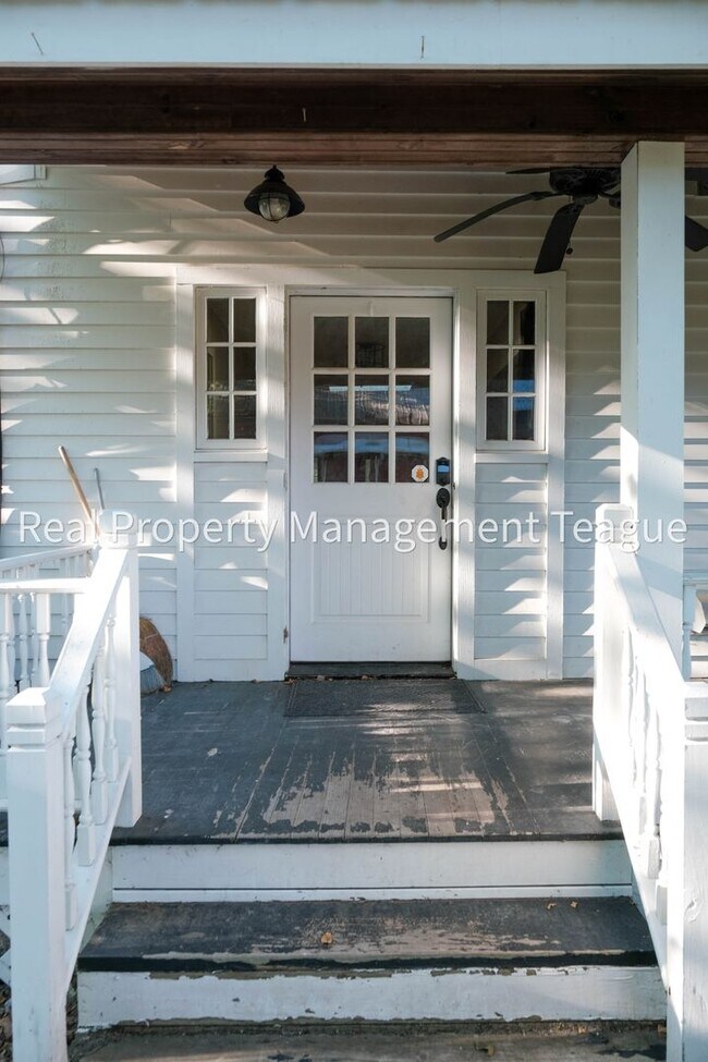 Building Photo - Dream home in Altamont