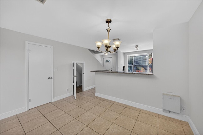 Building Photo - 1921 NE 15th Ave