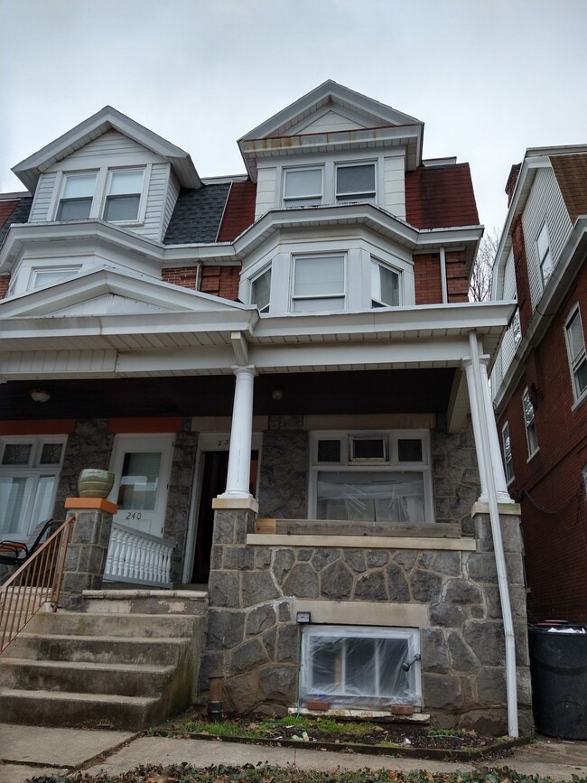 Building Photo - 238 S Madison St