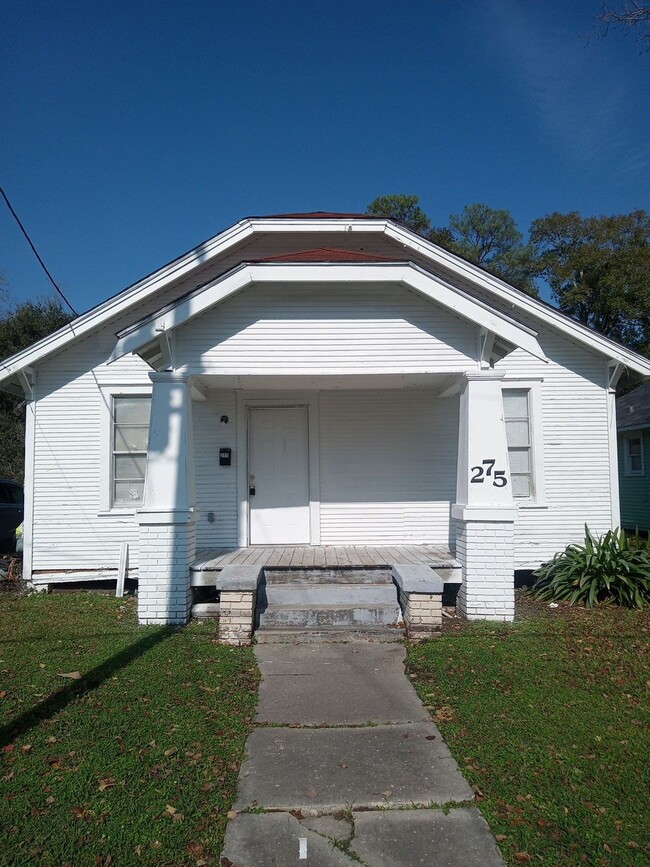 Building Photo - 275 Adams St