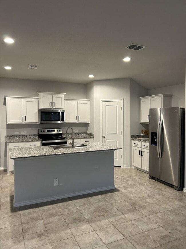 Building Photo - 4/2 in the esteemed Northwest ISD!!