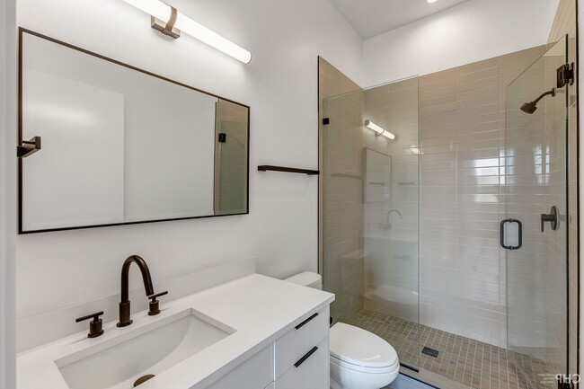 Building Photo - 3312 N Halsted St