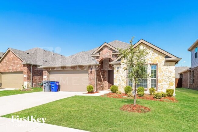 Building Photo - 4313 Lakeview Dr