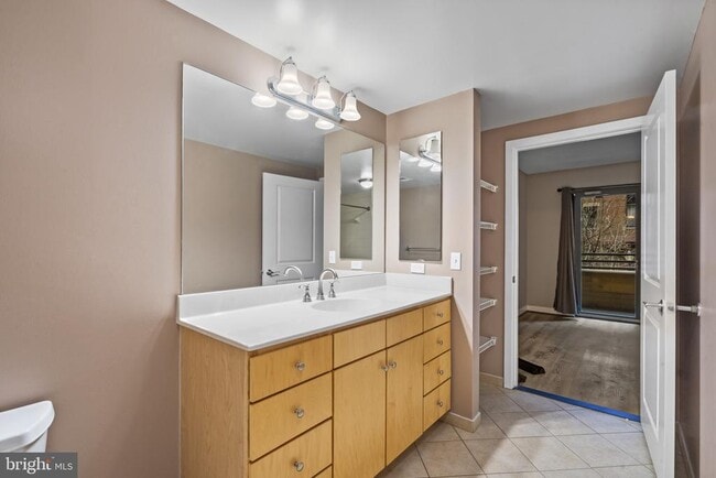 Building Photo - 1117 10th St NW