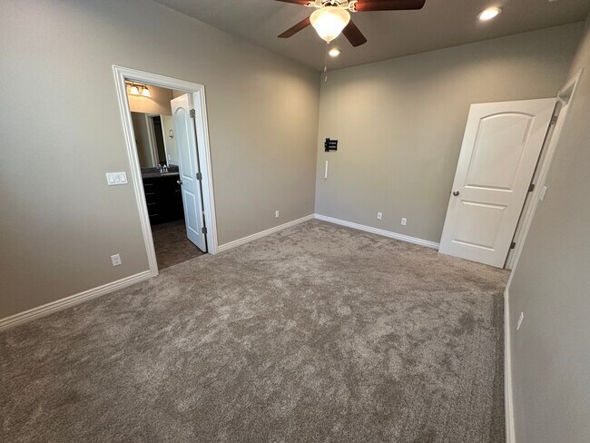 Building Photo - Wyatt Earp Ave - Single Family HOme