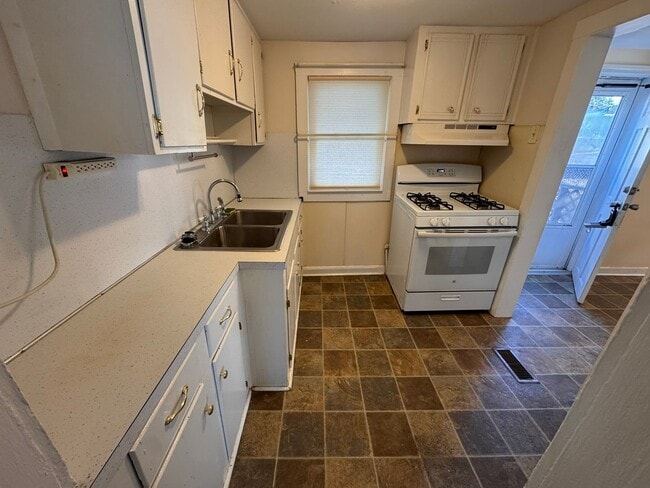 Building Photo - 1 bed 1 bath Home