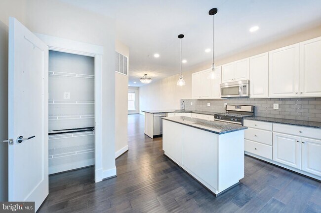 Building Photo - 256 Bluemont Branch Terrace SE