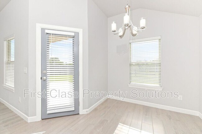Building Photo - 13500 Watson Dr