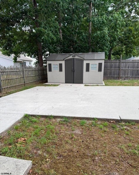 Building Photo - 419 S Yam Ave