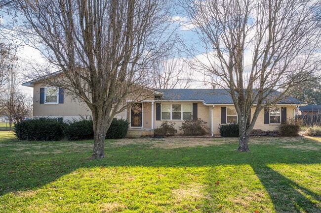 Building Photo - 85 Meadowdew Ln